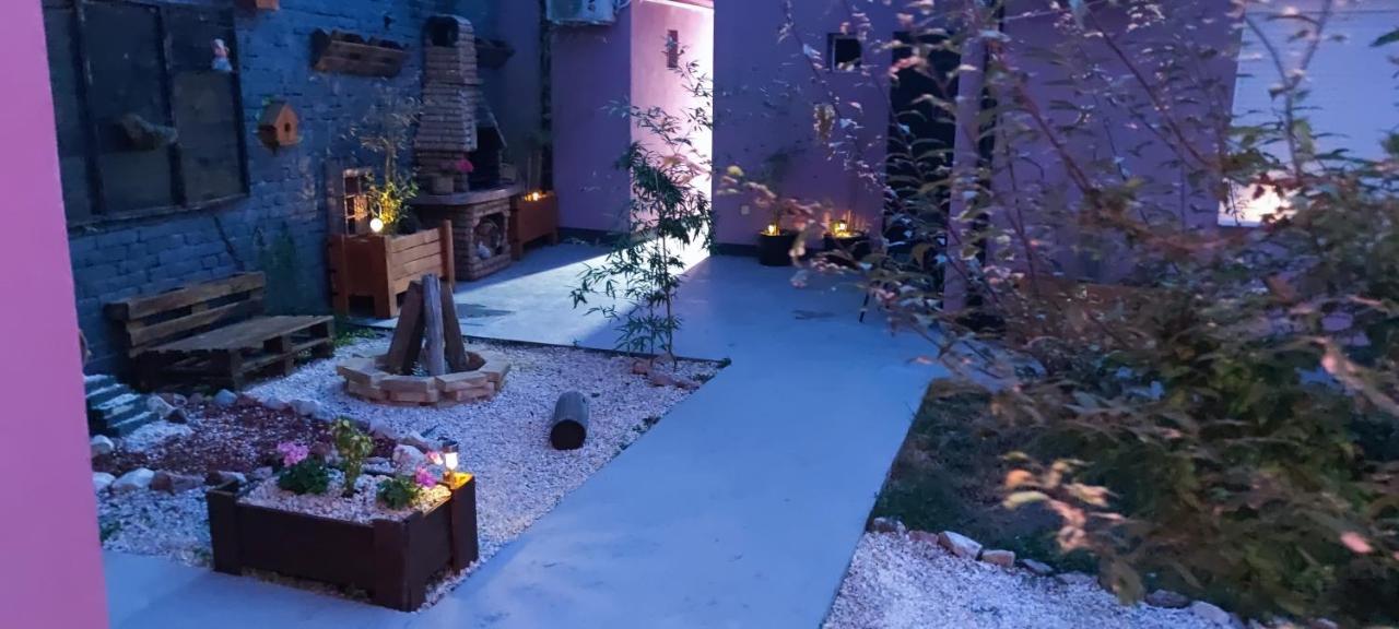 Zen Apartmani ズレニャニン エクステリア 写真